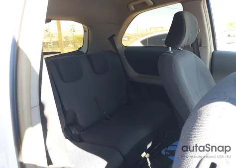 2011 Toyota Yaris z USA, uszkodzony, nr VIN JTDJT4K34B5336153